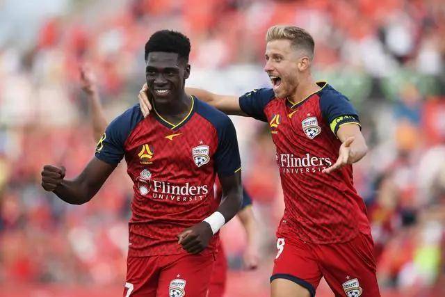 范布隆克霍斯特被贝西克塔斯解雇，上任仅半年